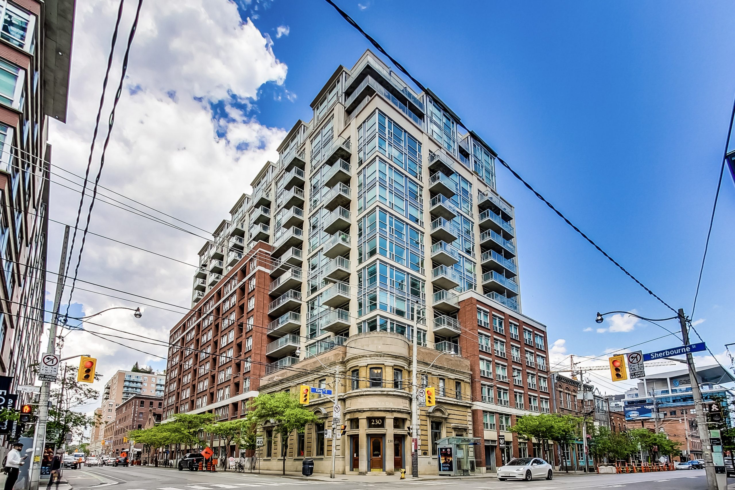 A Royal Suite At King’s Court Condominium, Steps To Toronto’s Beloved St. Lawrence Market